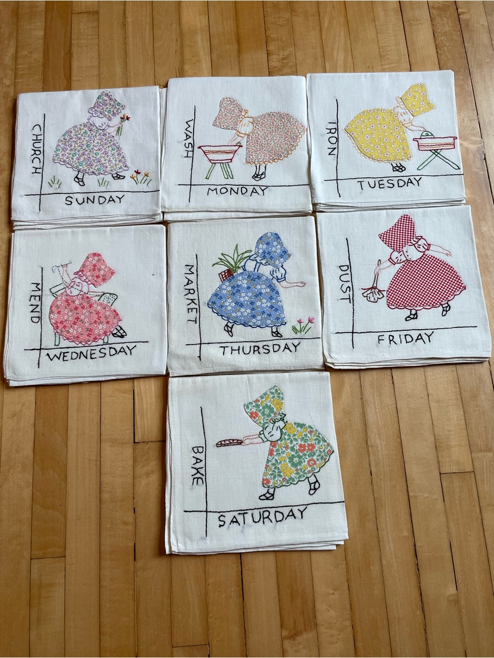 SUNBONNET SUE Set of 7 Vintage Days of the Week Dish Towels Hand Embroidered